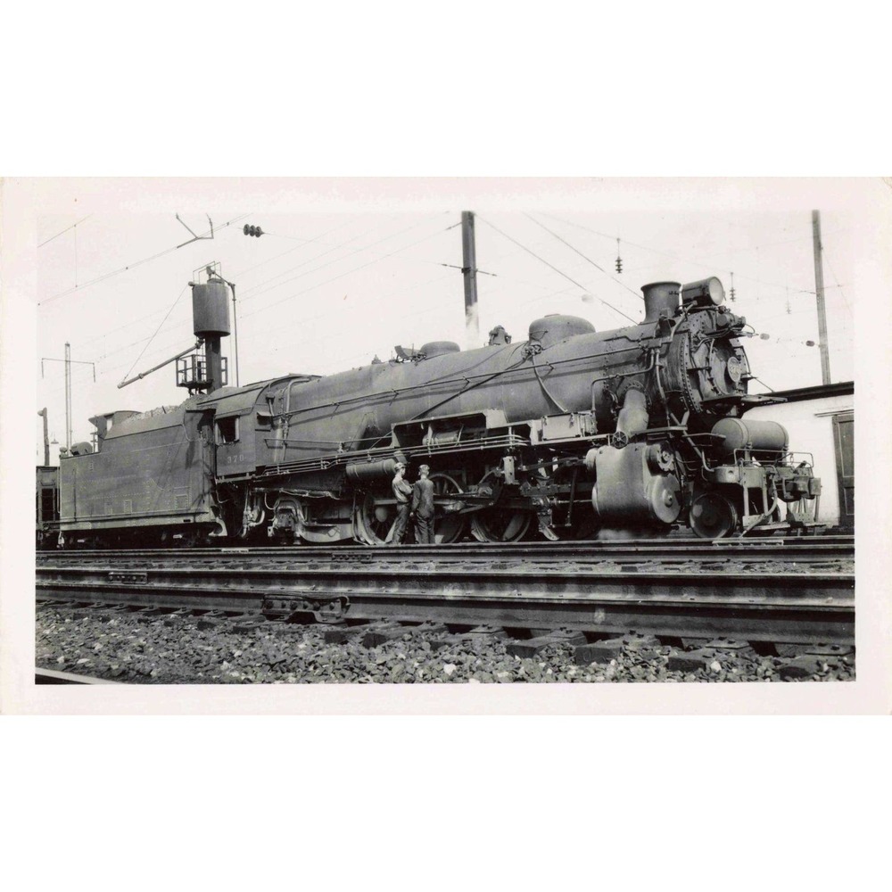 PRR Pennsylvania Railroad 2-8-2 #370 Steam Locomotive Crew Photo Thorndale PA